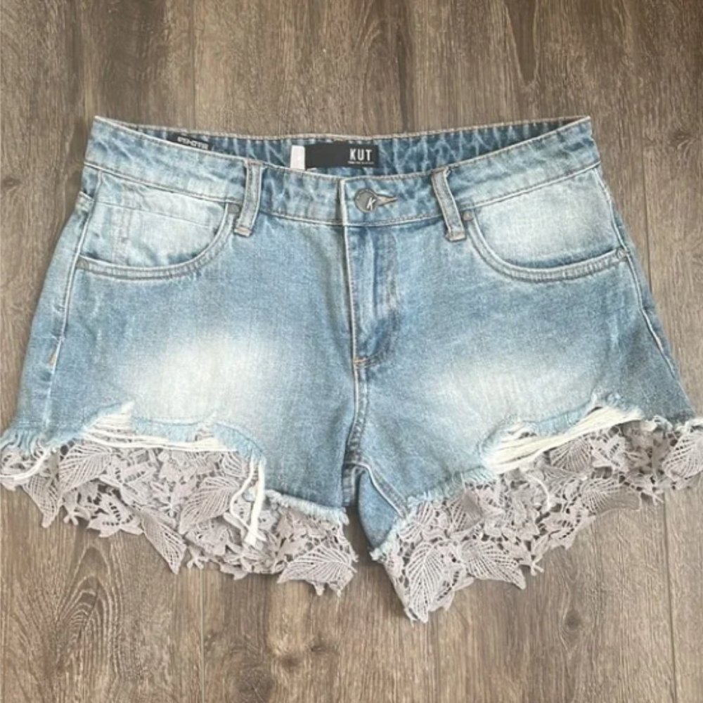 Kut from the Kloth Size 4 Denim Shorts NWOT